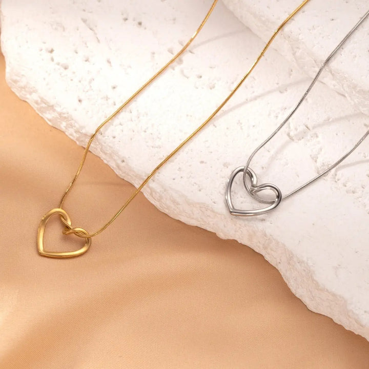 Fashion Jewelry Tainless Steel Twist Hollow Heart Pendant Necklace For Women Spicy Girls Simple Clavicle Chain Jewelry Gift LOVCIA