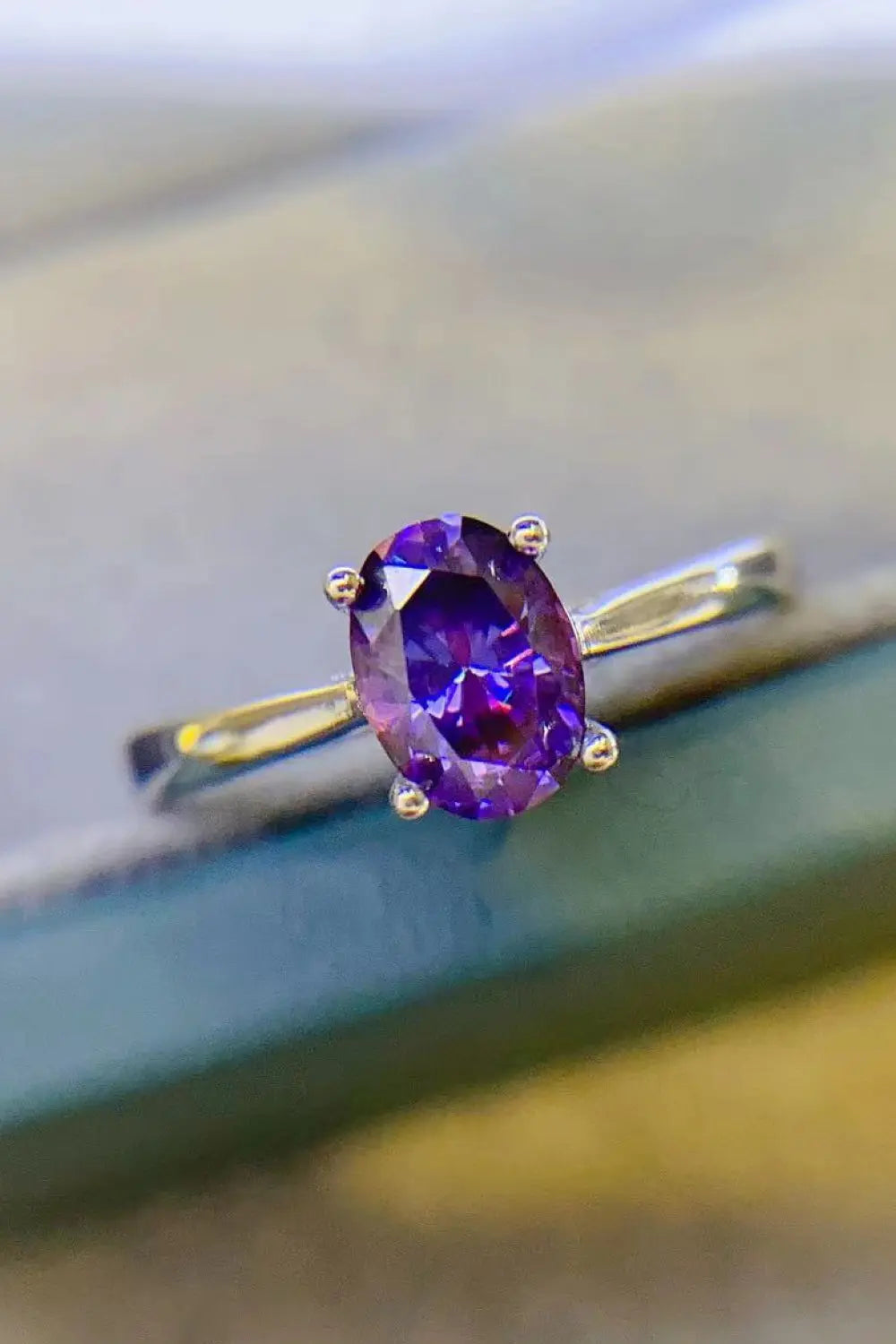 LOVCIA 1 Carat Moissanite 4-Prong Solitaire Ring
