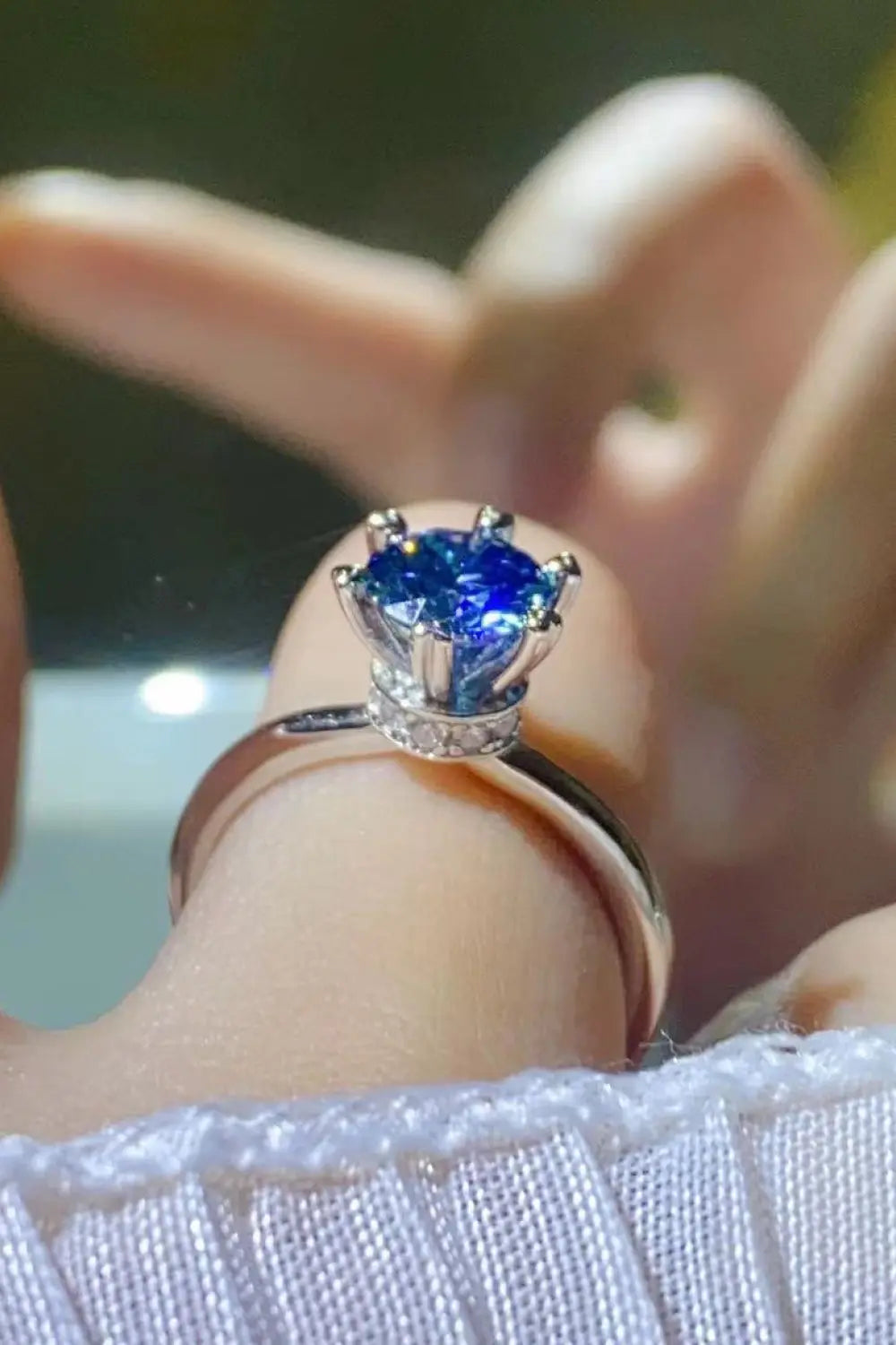 LOVCIA 1 Carat Moissanite 6-Prong Solitaire Ring