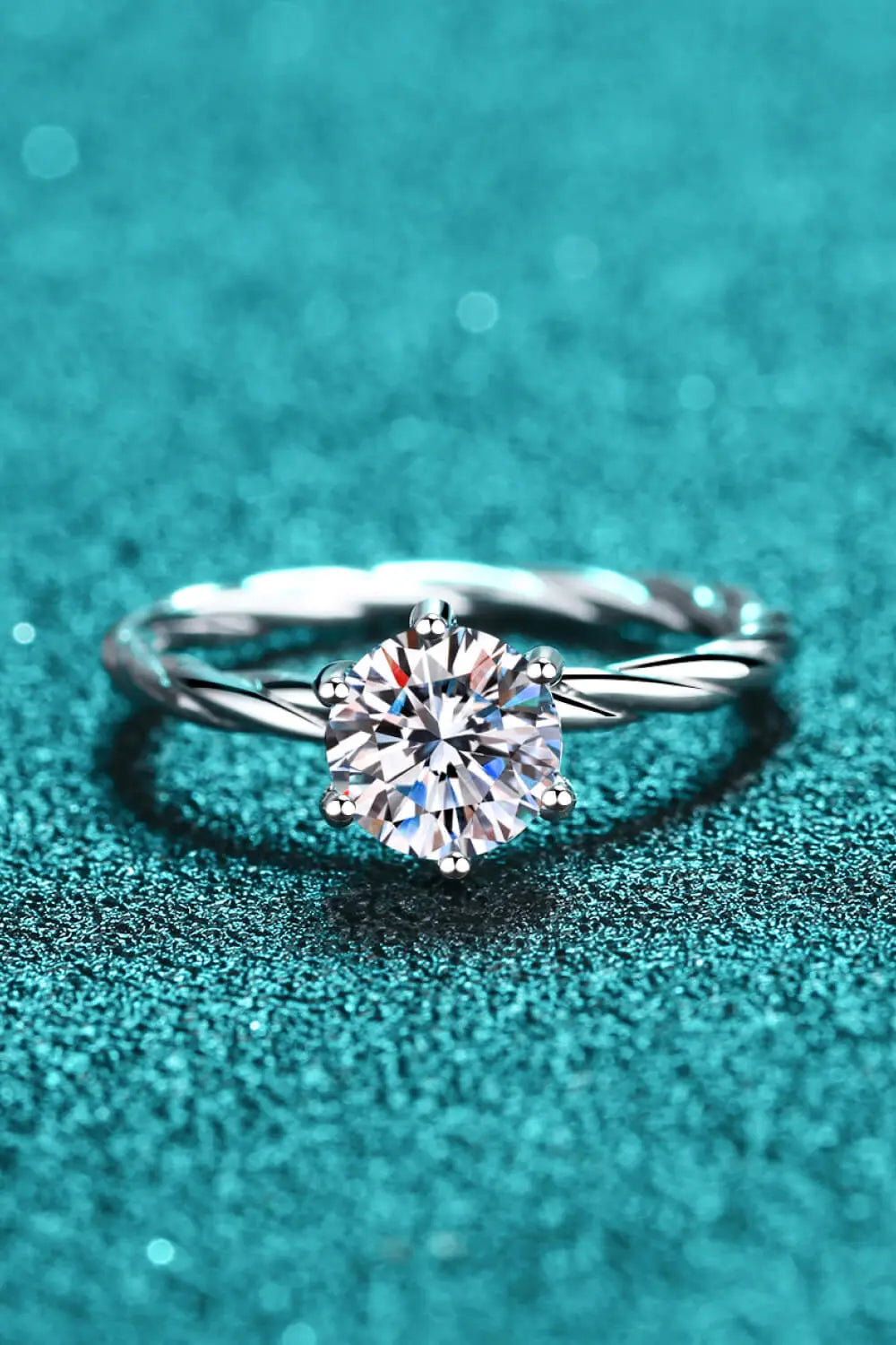 LOVCIA 1 Carat Moissanite 6-Prong Twisted Ring