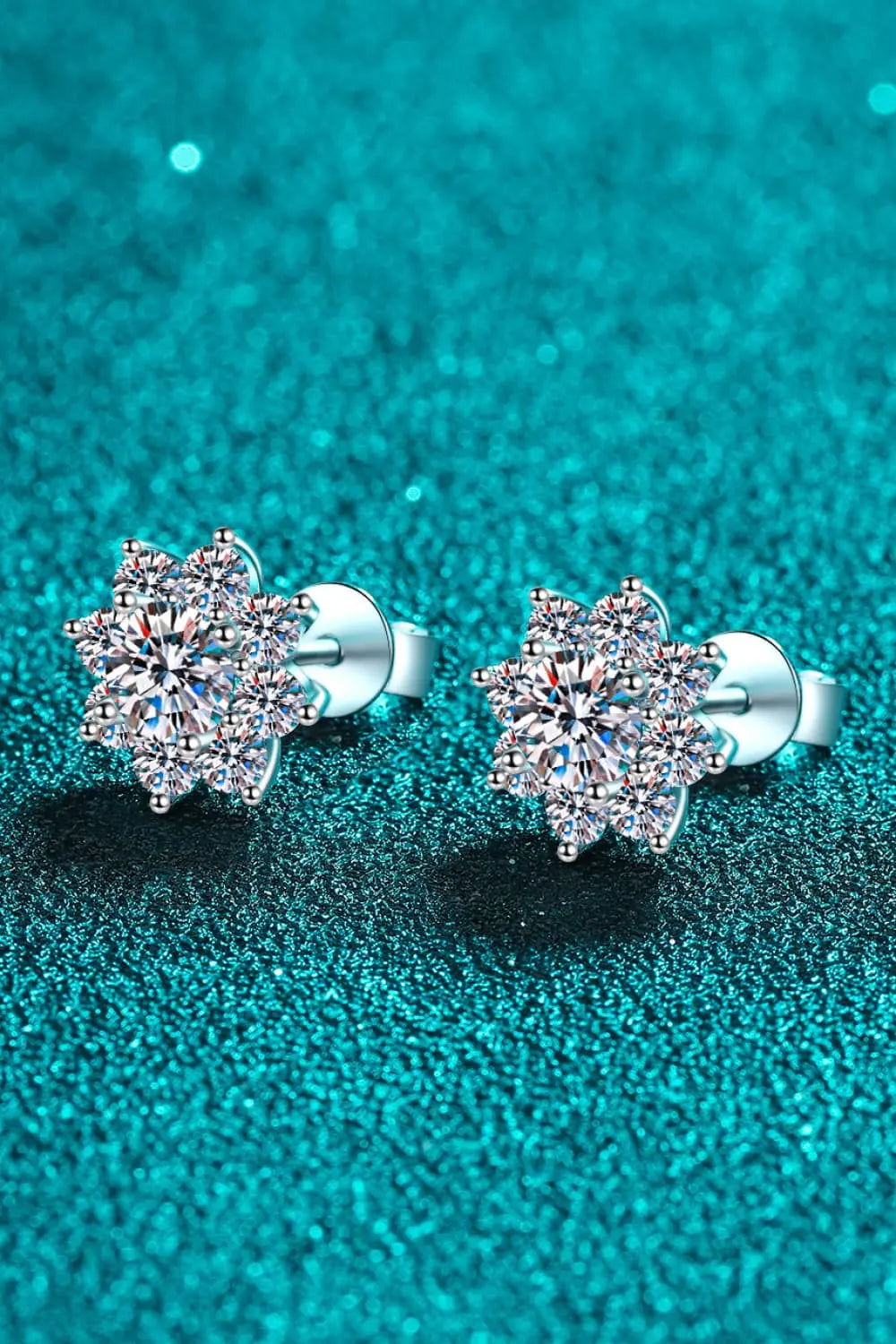 LOVCIA 1 Carat Moissanite 925 Sterling Silver Flower Earrings