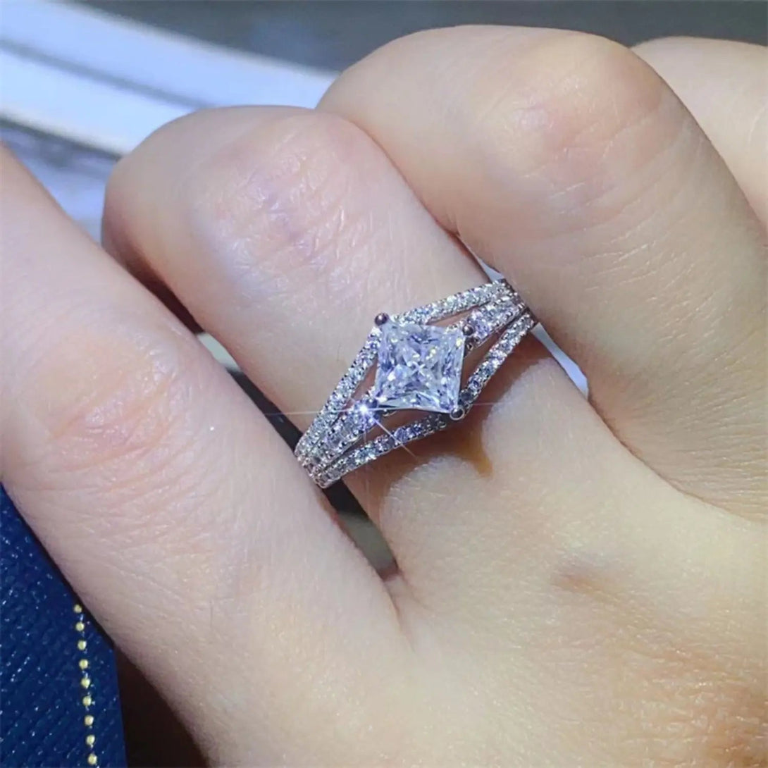 Lovcia 1 Carat Moissanite 925 Sterling Silver Ring-Rings-Silver-4.5-Silver