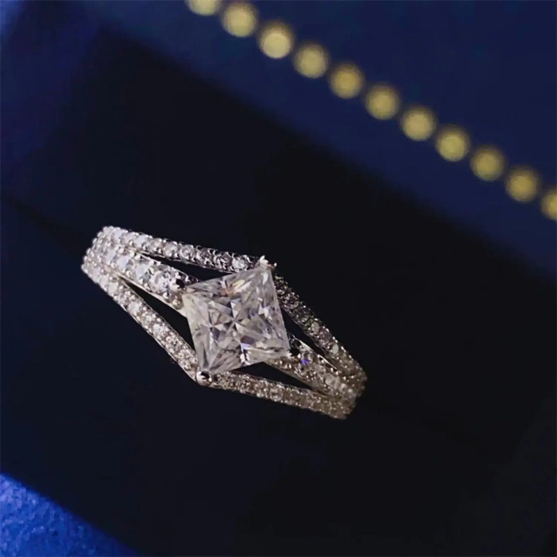 Lovcia 1 Carat Moissanite 925 Sterling Silver Ring-Rings-Silver-4.5-Silver