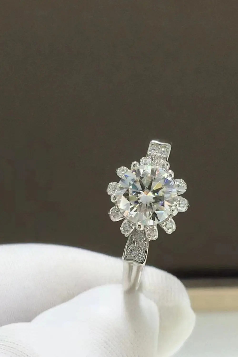 Lovcia 1 Carat Moissanite 925 Sterling Silver Ring-Rings-Silver-4.5-Silver