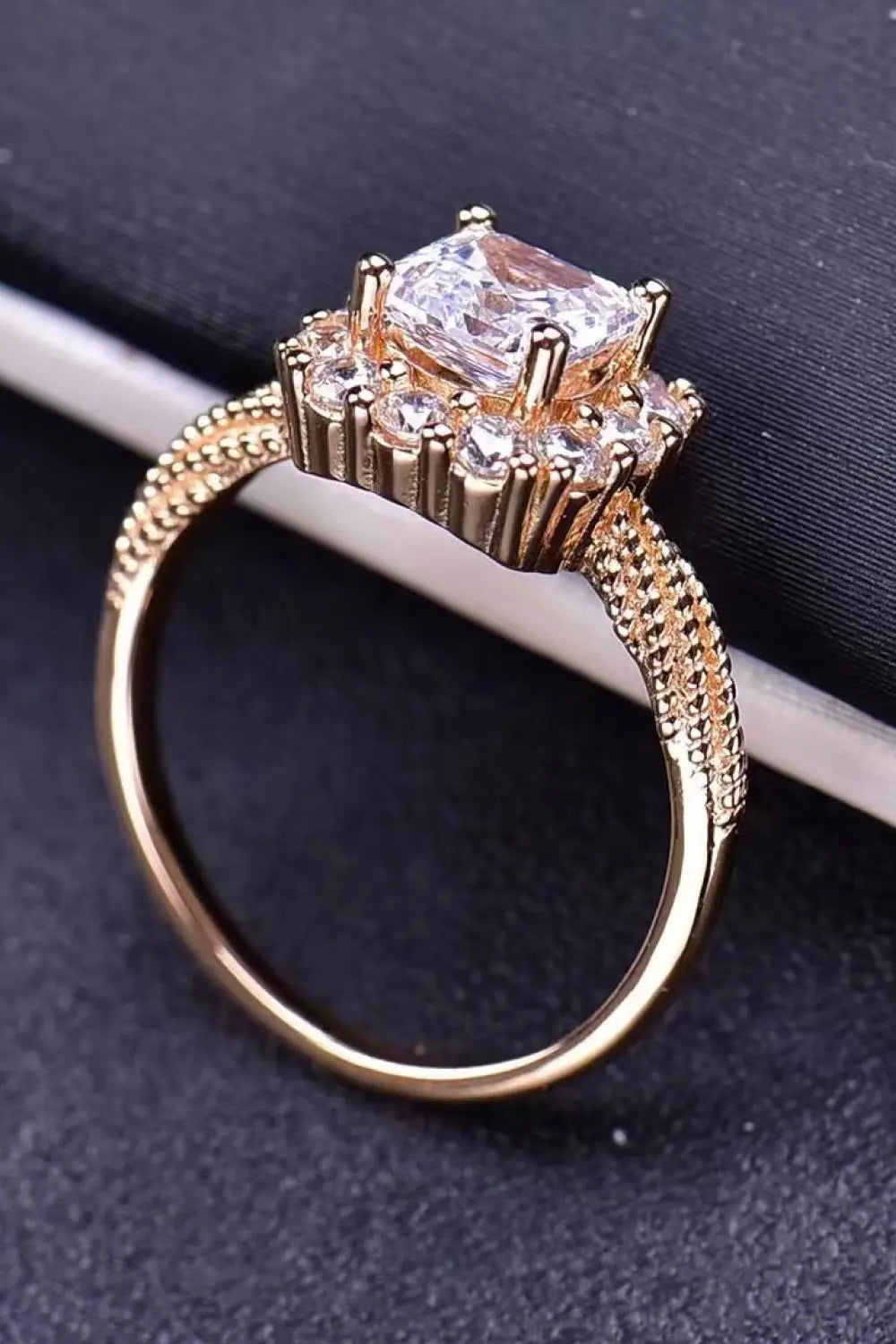 Lovcia 1 Carat Moissanite Twisted Ring-Rings-Gold-5-Gold