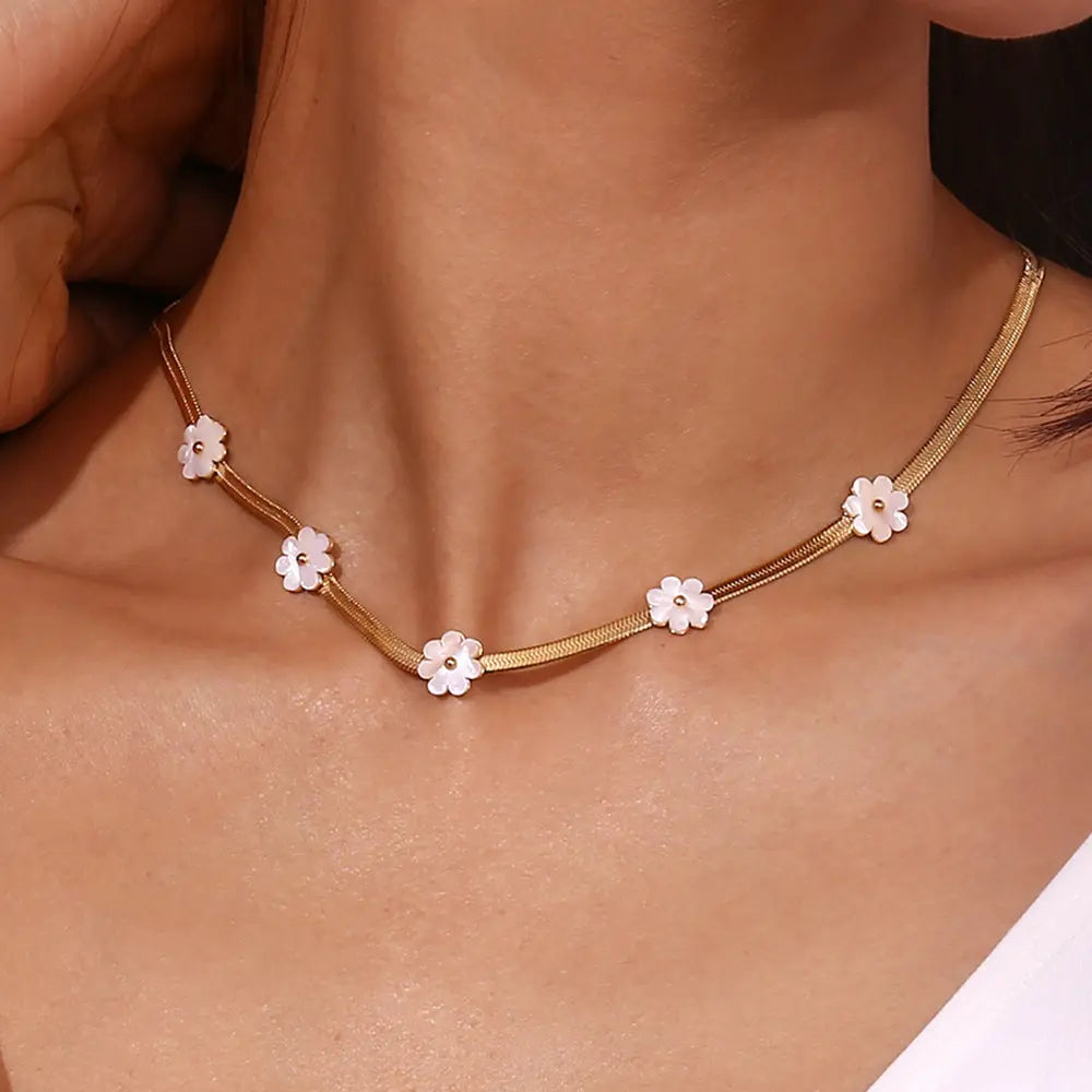 Lovcia 18K Gold Plated Blade Chain Shell Flower Necklace for Women-Necklaces-Shell Flower Necklace Gold-Shell Flower Necklace Gold