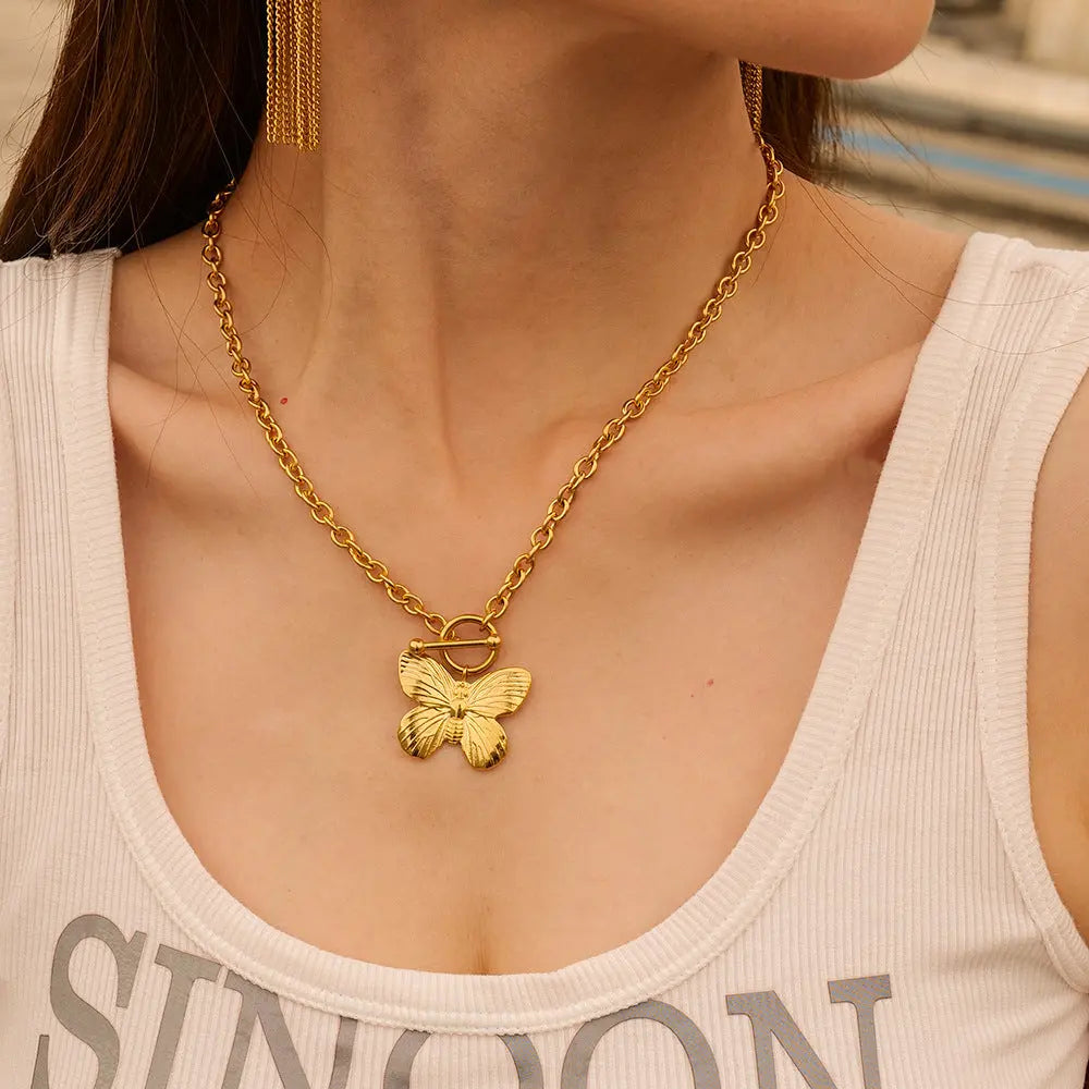 Lovcia 18K Gold Plated Butterfly Pendant Necklace for Women - Elegant and Stylish Jewellery Gift for Her, Perfect for Everyday Wear and Special Occasions-Necklaces-Gold_JDNW2305051-Gold_JDNW2305051