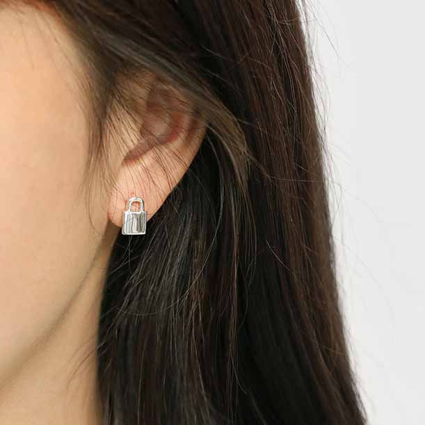 Lovcia Asymmetry Lock Key Hoop Earrings 10mm Gold Tone-Earrings-Yellow Gold-