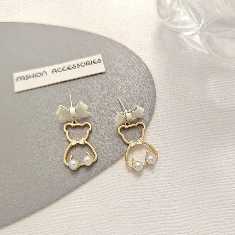Lovcia Cute Bear Bow Earrings for Women, Pearl Teddy Bear Drop Earrings, Fashion Jewellery for Girls, Statement Dangle Earrings