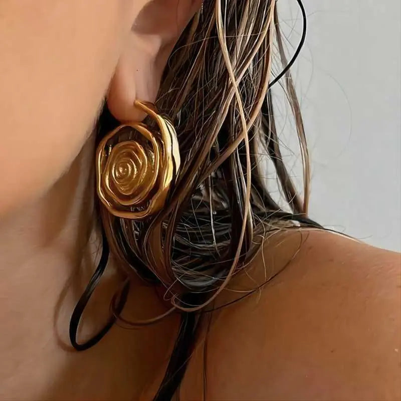 Lovcia Elegant Spiral Geometry Stainless Steel Stud Earrings for Women-Earrings-TE6870G-TE6870G