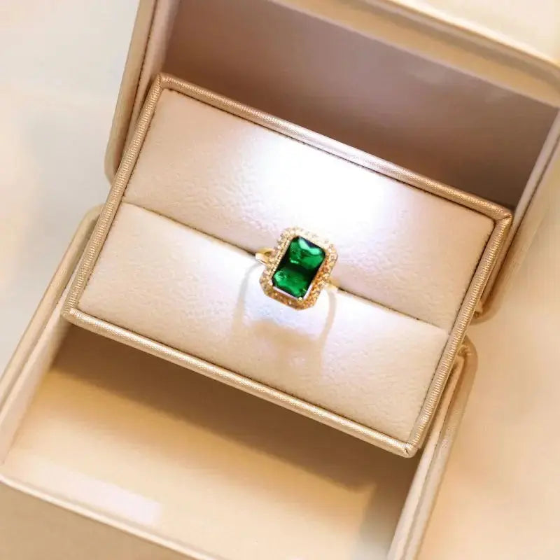 LOVCIA Radiant Emerald Deluxe Jewelry Set - Elevate Your Style with Glamour