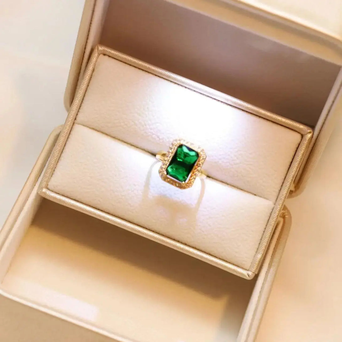 LOVCIA Radiant Emerald Deluxe Jewelry Set - Elevate Your Style with Glamour