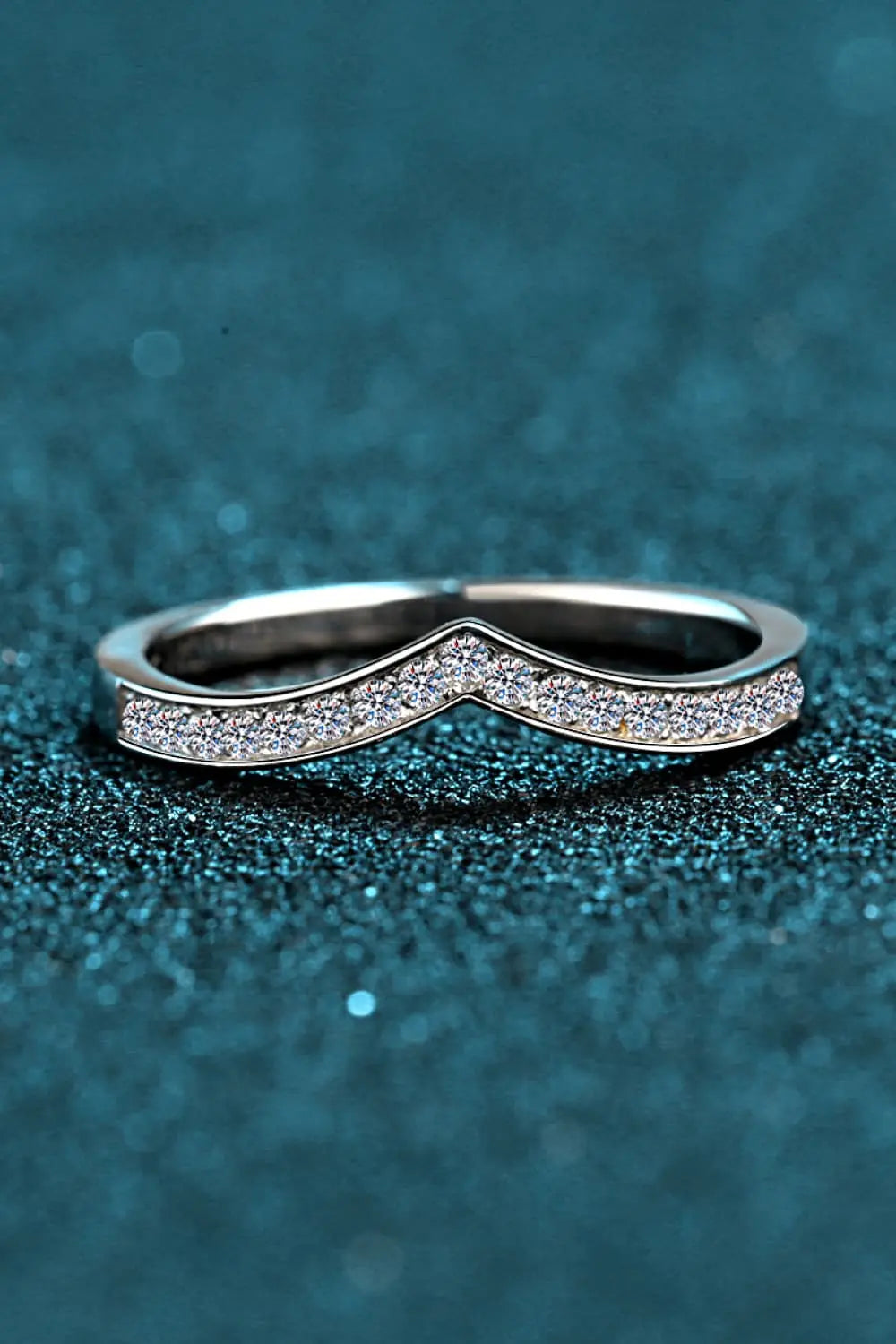 LOVCIA Minimalist Moissanite Rhodium-Plated Ring