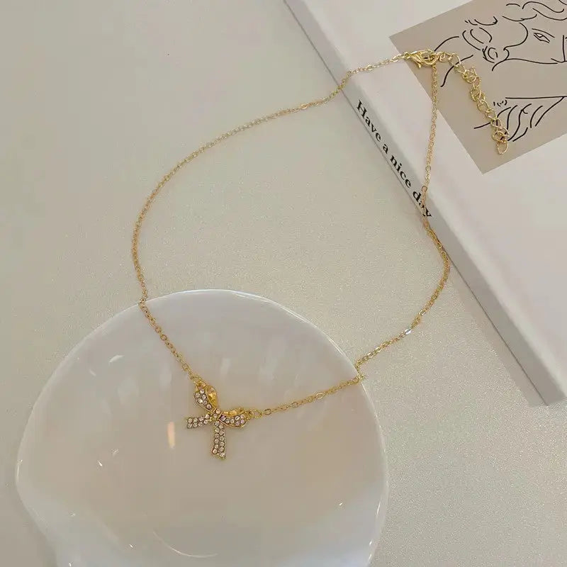 Lovcia Simple And Sweet Girl Short Opal Pearl Peach Heart Pendant Clavicle Chain-Necklaces-Golden bow-Golden bow