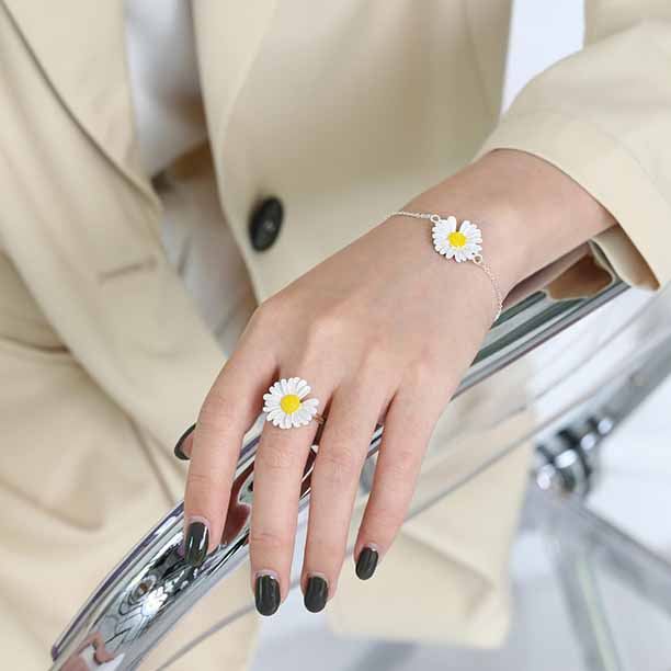 Lovcia White Daisy Adjustable Ring in 925 Sterling Silver-Rings-