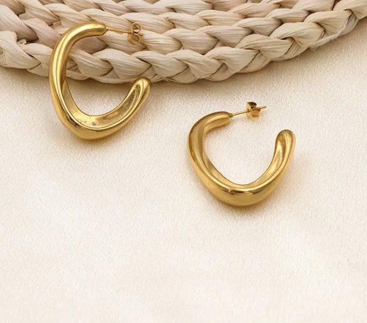 LOVCIA Elegant Gold Plated C-Shaped Earrings in Titanium Steel for Autumn and Winter