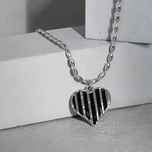 Fashion Irregular Black Epoxy Heart 925 Sterling Silver Necklace LOVCIA