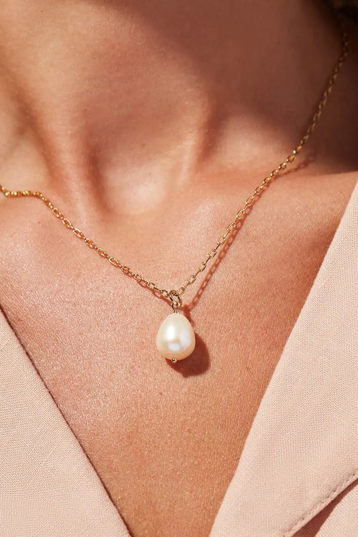 LOVCIA Freshwater Pearl Pendant Necklace