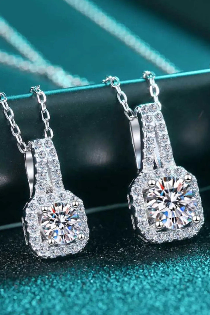 LOVCIA Look Amazing 2 Carat Moissanite Pendant Necklace