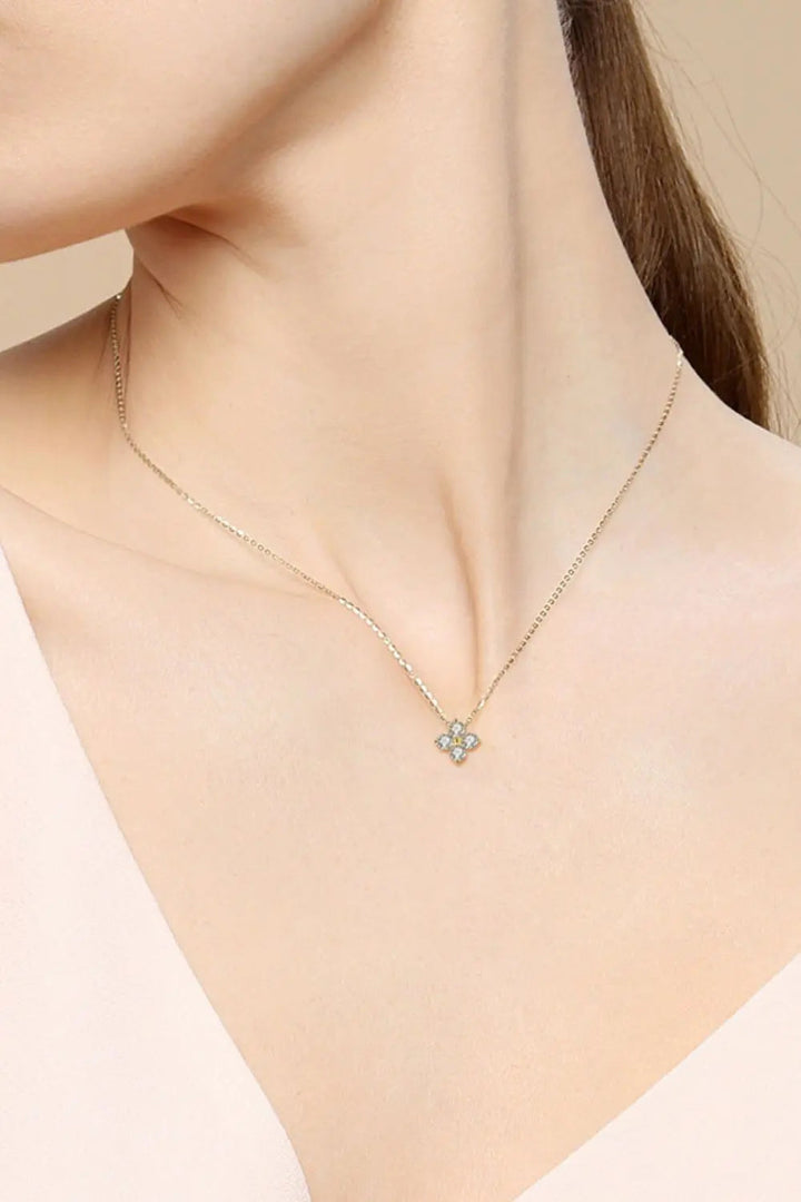 LOVCIA Moissanite Four Leaf Clover Pendant Necklace