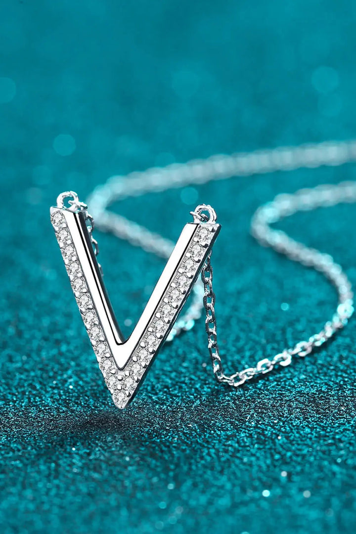 LOVCIA Adored Sterling Silver V Letter Pendant Necklace