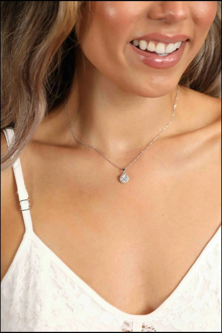 LOVCIA Adored Chance to Charm 1 Carat Moissanite Round Pendant Chain Necklace