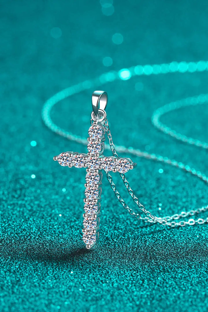 LOVCIA Moissanite Cross Pendant Chain Necklace