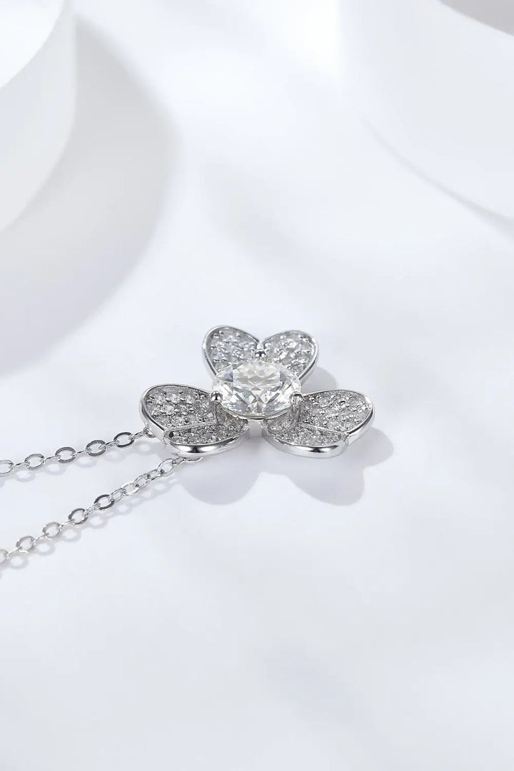 LOVCIA Moissanite Clover Pendant Necklace