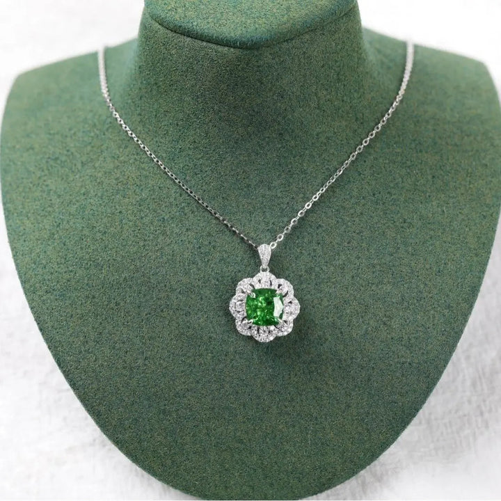 LOVCIA Light Luxury High-grade Emerald Sterling Silver Pendant Necklace for Women LOVCIA