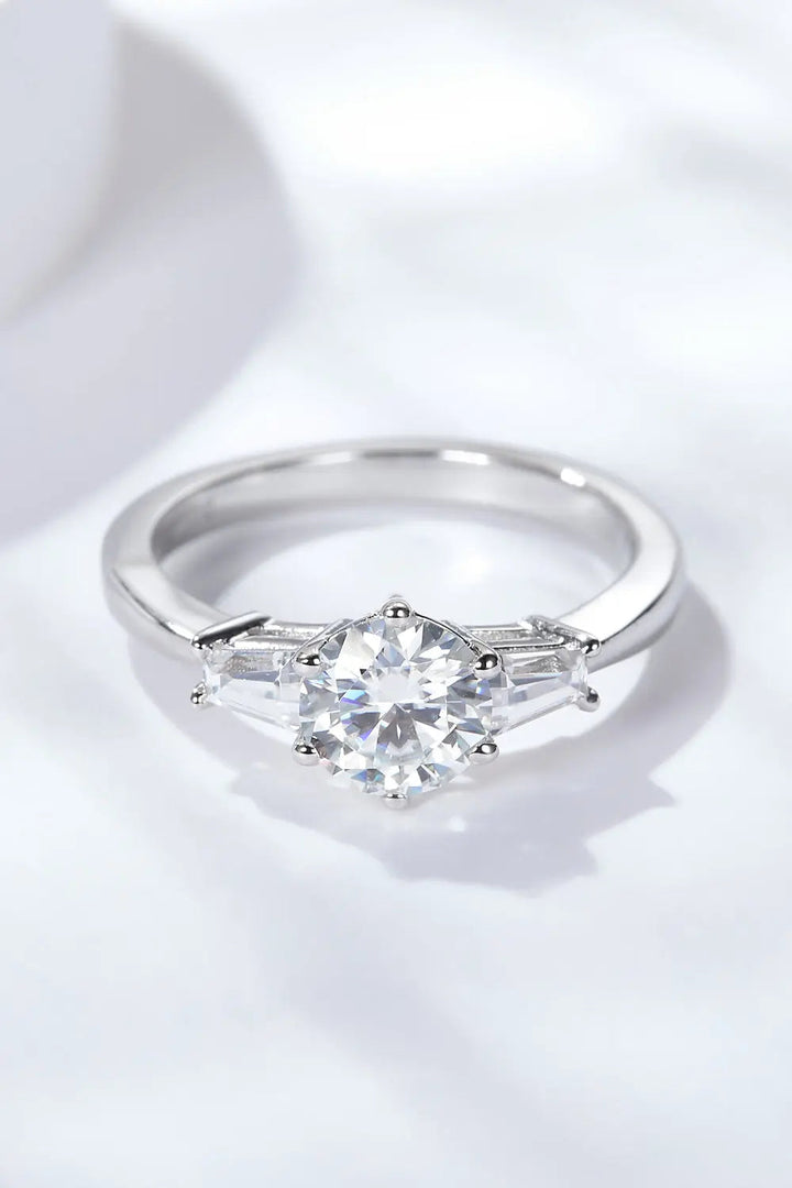 LOVCIA Loyal Love 1 Carat Moissanite Platinum-Plated Ring