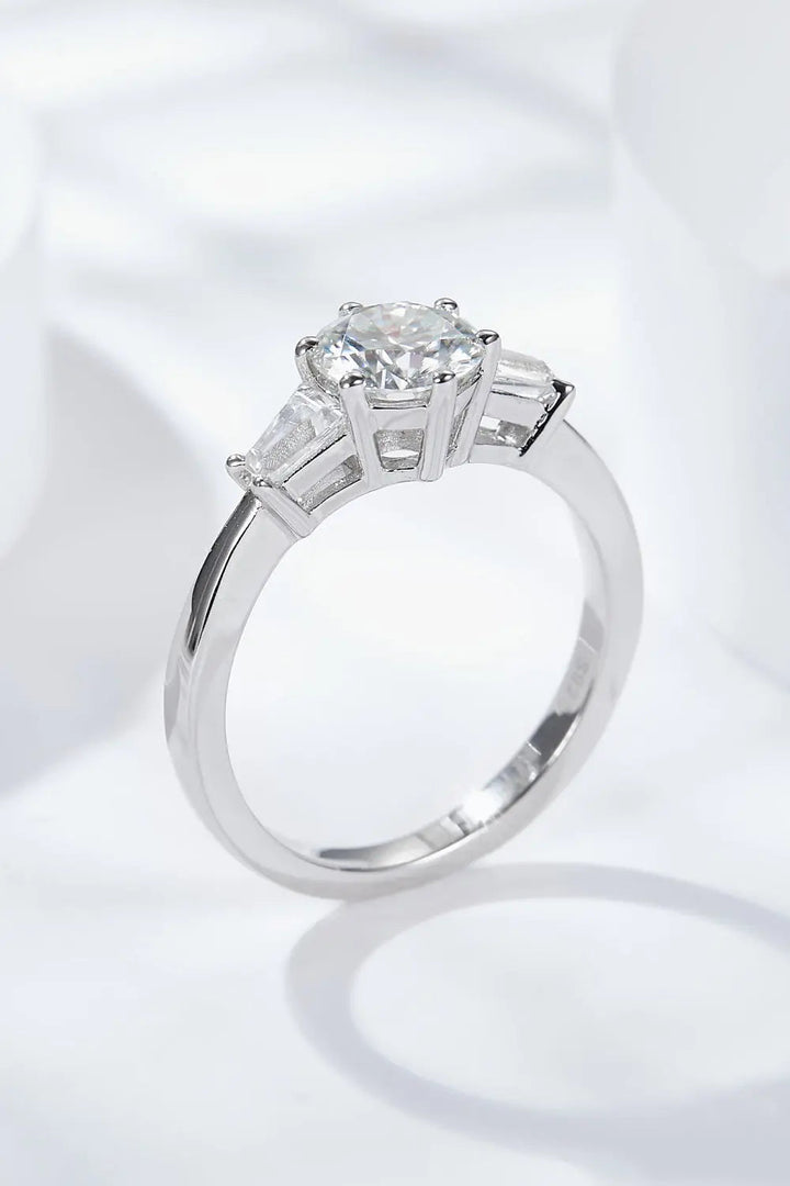 LOVCIA Loyal Love 1 Carat Moissanite Platinum-Plated Ring