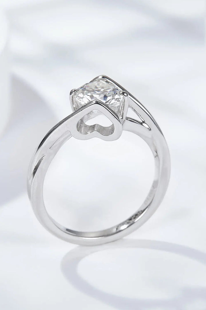 LOVCIA Get What You Need 1 Carat Moissanite Ring