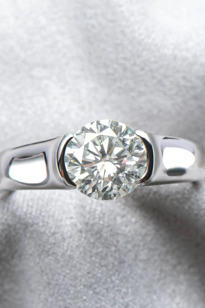 LOVCIA Looking Good 2 Carat Moissanite Platinum-Plated Ring