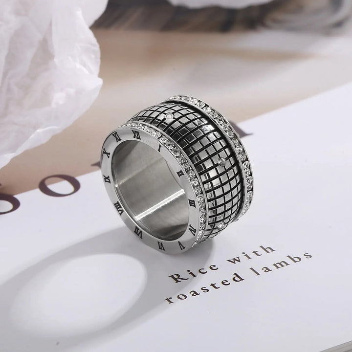 LOVCIA Inlaid Rhinestone Stainless Steel Ring