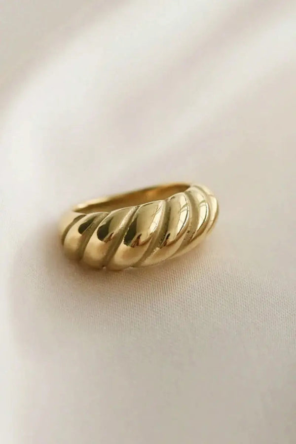 Gold Twisted Ring LOVCIA