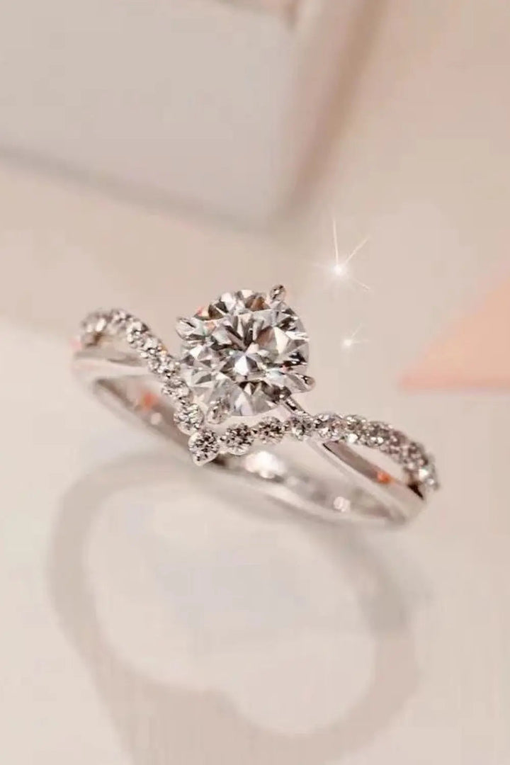 Bold Beauty 1 Carat Moissanite Heart-Shaped Ring LOVCIA