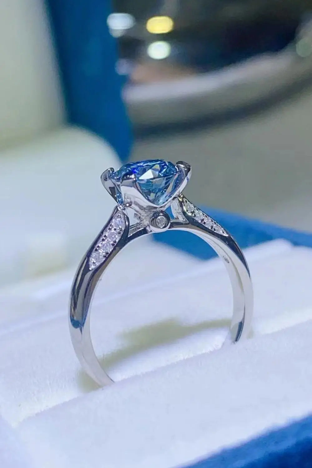 LOVCIA 1 Carat Moissanite 4-Prong Ring