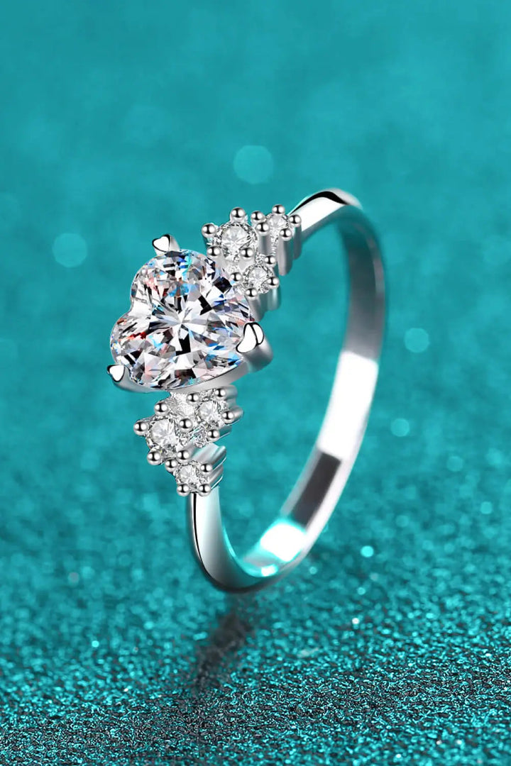 LOVCIA 1 Carat Moissanite Heart Ring