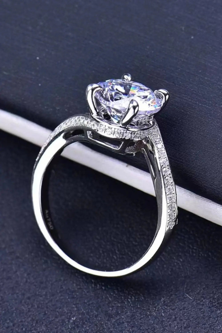 Keep Your Eyes On Me 3 Carat Moissanite Ring LOVCIA